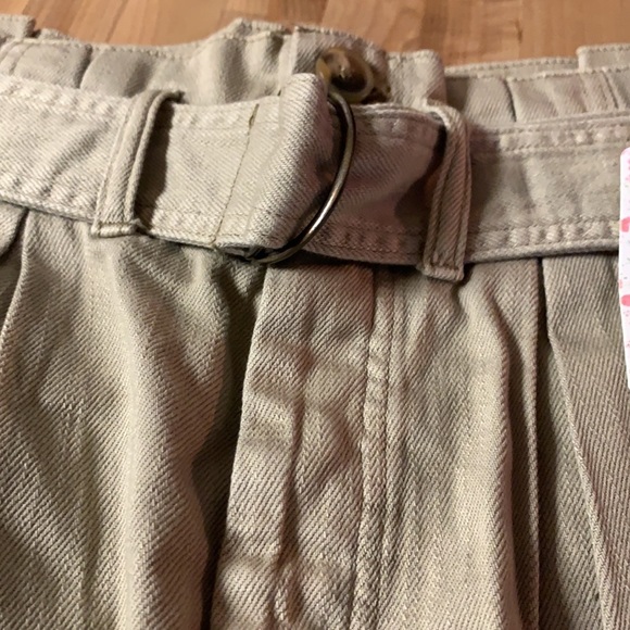 Free People See You Sometime Tan Khaki Pleated Frayed Hem Shorts NWT - Picture 7 of 11